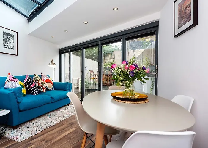 Veeve - Essex Road Flat